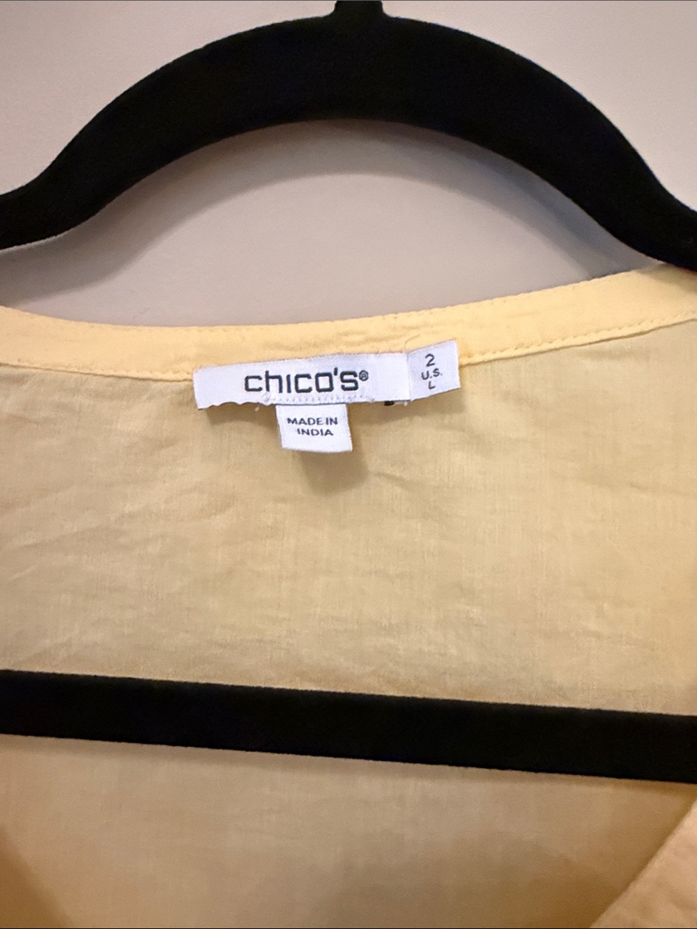 Chico's Soft Pale Yellow Linen Top.     worn a few times.   size 2 chico size.